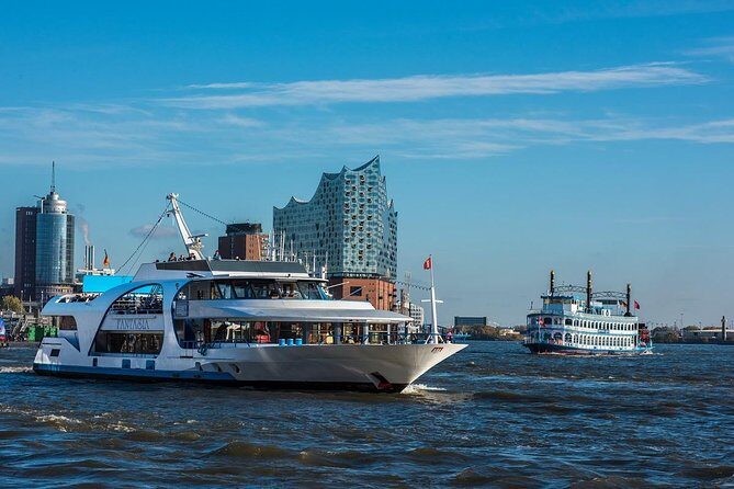 Hamburg: 1-hour harbor tour - Finding Brücke 1 at St. Pauli Landungsbrücken without stress