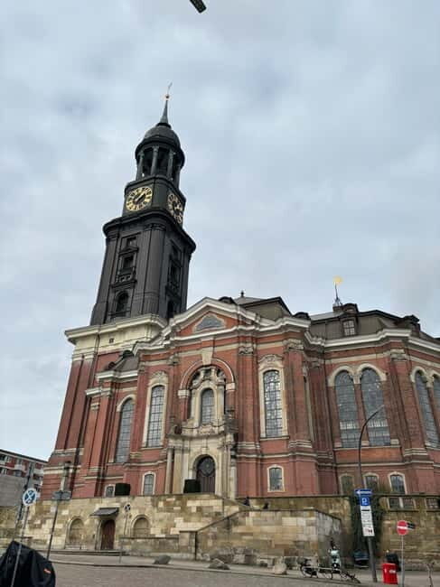 Hamburg: 1-Hour Sightseeing Bus Tour with Live Guide - Key highlights to notice before you go