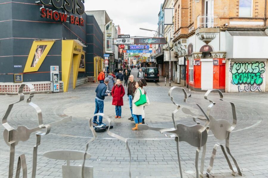 Hamburg: 2.5-Hour Beatles Music Tour - Price and value: $33 for 150 minutes with live music