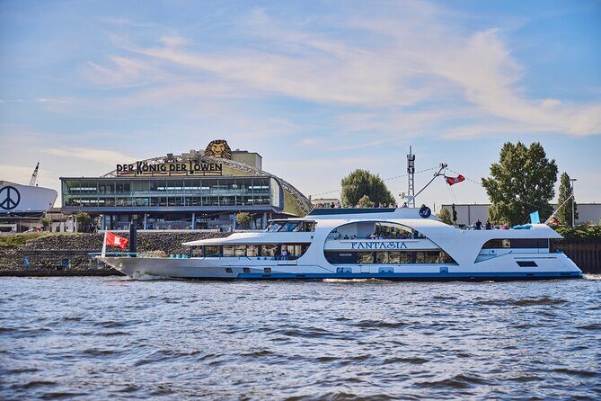 Hamburg: 2-hour harbor cruise - Key highlights worth your attention
