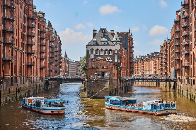 Hamburg: 2-hour harbor cruise - Getting on the Boat at St. Pauli Landungsbrücken Bridge 1
