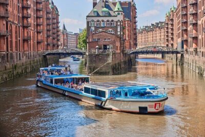 Hamburg: 2-Hour Harbor Cruise - HafenCity and the Elbphilharmonie area: modern Hamburg up close