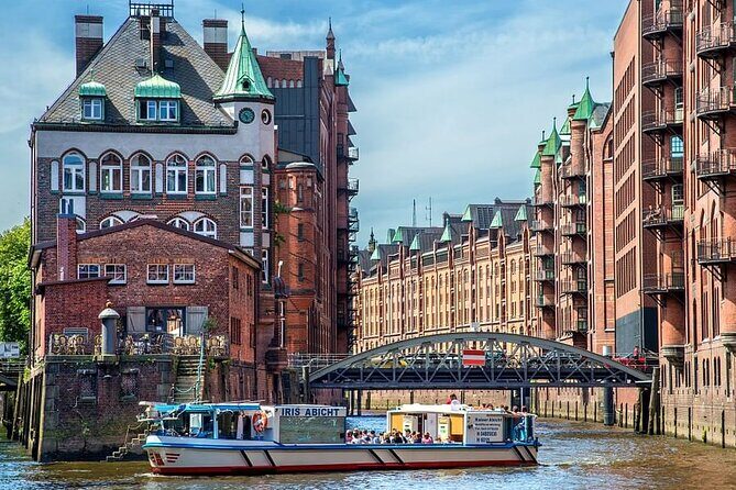 Hamburg 2-hour harbor tour on the beautiful Elbe - Getting There and Finding Brücke 1 Without Stress