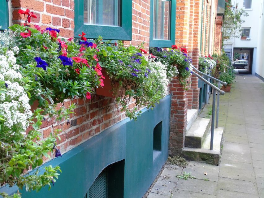 Hamburg: 2-Hour St. Georg Walking Tour - Lange Reihe’s coffee-shop strip: the neighborhood’s social center