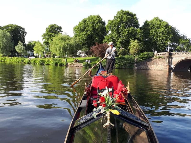 Hamburg: Alster Lake public Tour in a Real Venetian Gondola - What You’ll Learn: Venice Gondolas Meet Hamburg Details