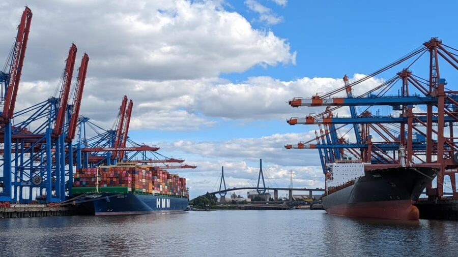 Hamburg among friends - Van tour - Price and value: $519 per group up to 7 seats