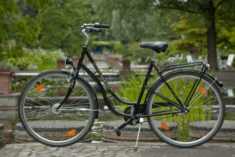 Hamburg: Bike Rental - Getting the Bike at Gebrüder-Wolf-Platz in St. Pauli