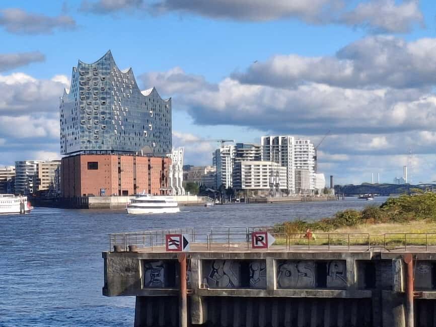 Hamburg: City Tour by Bike with Elbphilharmonie - Fleet-Island and the 1842 Great Fire route