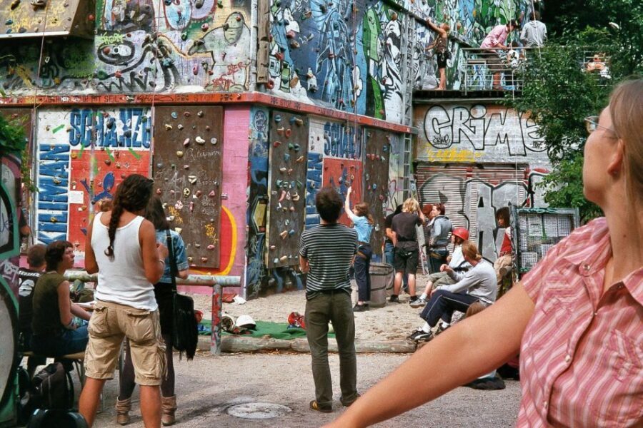 Hamburg: Downtown, Alster & Creative Neighborhoods by Bike - Small Group Reality: The English-Language Question