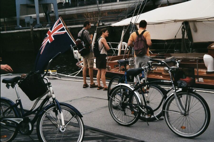 Hamburg: Downtown, Alster & Creative Neighborhoods by Bike - Getting Started Near the University: Set Up for an Easy Ride