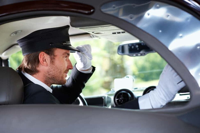 Hamburg: Exclusive Tour by Limousine with Chauffeur - Alster Lake: easy first views and a calm warm-up