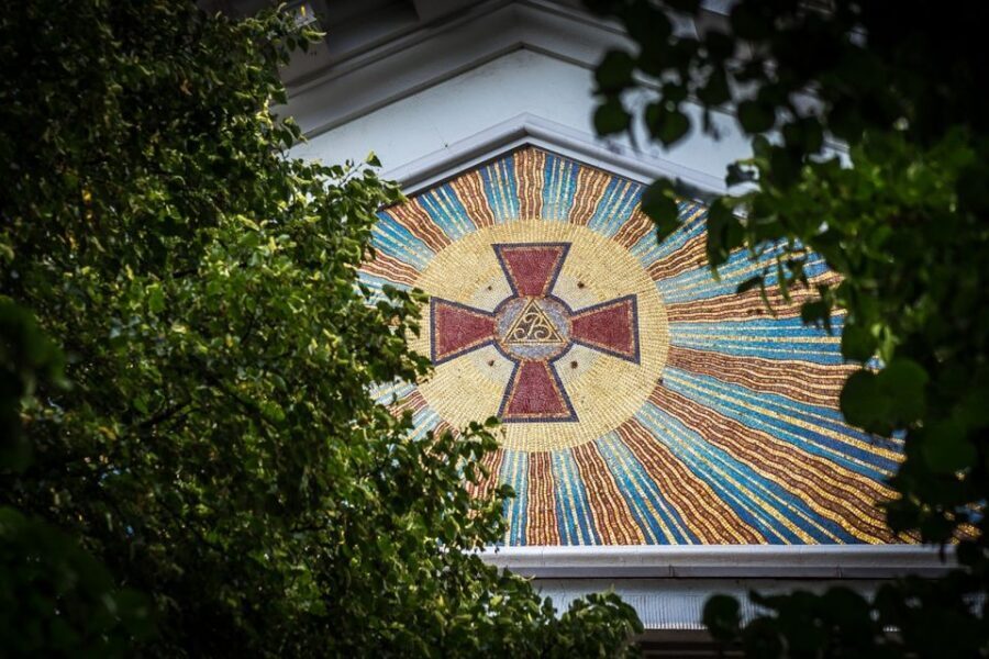Hamburg - Freemason Walking Tour in German - Meeting at St. Nikolai: the route starts with meaning