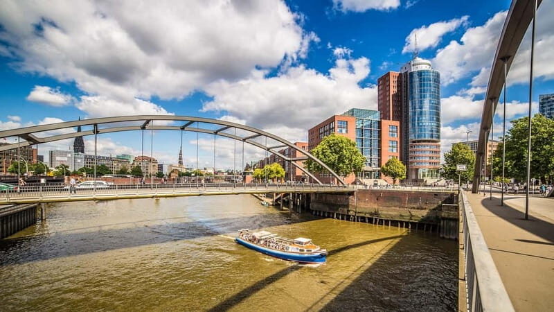 Hamburg: Grand Harbor Tour by Traditional Barge - Pier 3 and Prüsse: the meeting point tip that saves stress