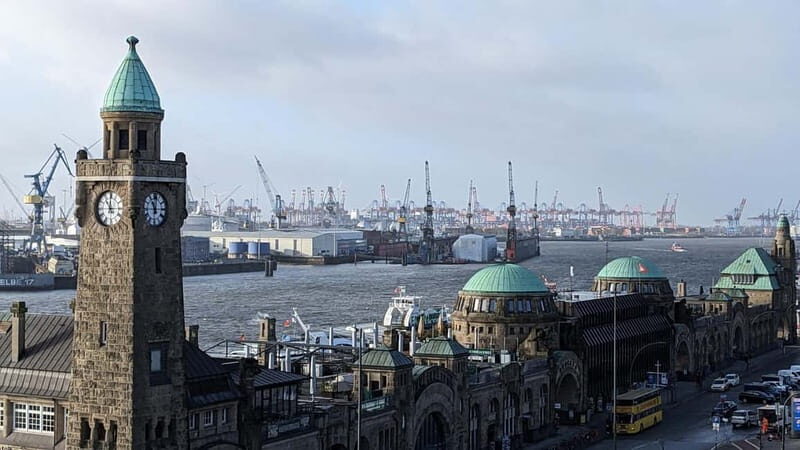 Hamburg: Guided Tour in French, the essentials in 2,5 hours! - Key highlights to look forward to