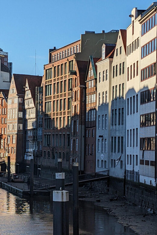 Hamburg: Guided Tour in French, the essentials in 2,5 hours! - HafenCity and the Elbphilharmonie area: understanding the city’s modern pivot