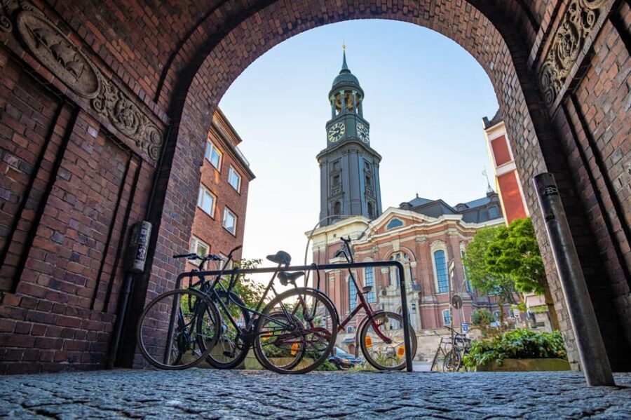 Hamburg: Guided Tour of St. Michael's Church - The clock and the organ: the Michel’s loudest features