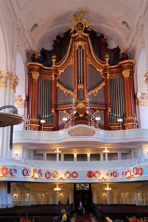 Hamburg: Guided Tour of St. Michael's Church - Meeting under the portal: where the tour starts