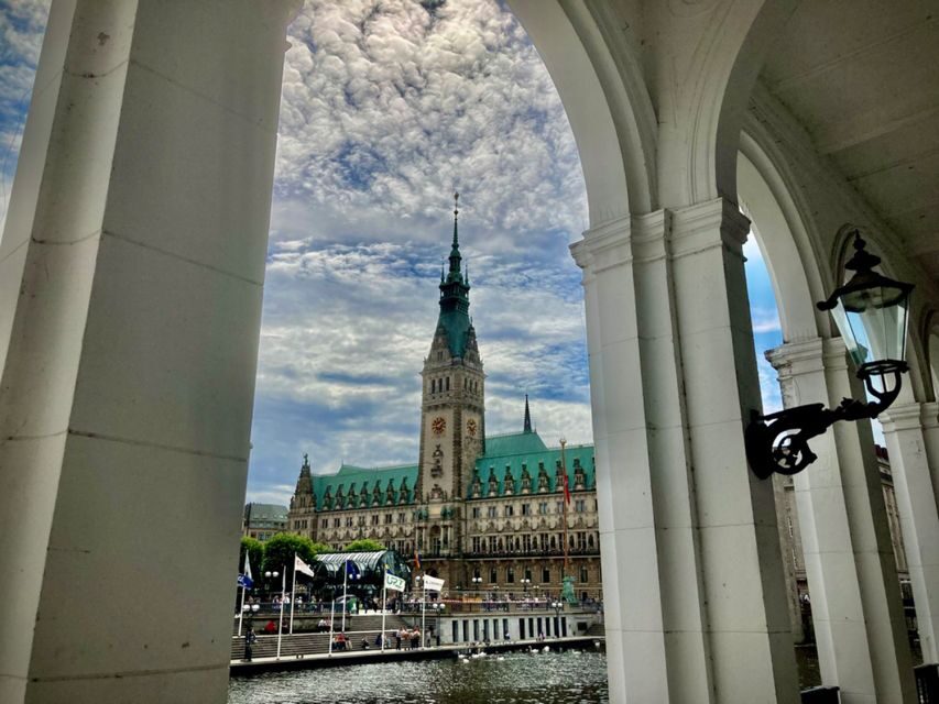 Hamburg: Guided Walking Tour in Danish - Deichstraße and civic landmarks: the “how Hamburg grew” part
