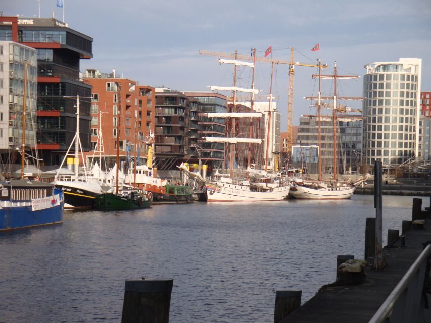Hamburg Harbor: 3.5-Hour Guided Tour by Bike - HafenCity and the Elbphilharmonie Area: New Hamburg on Two Wheels