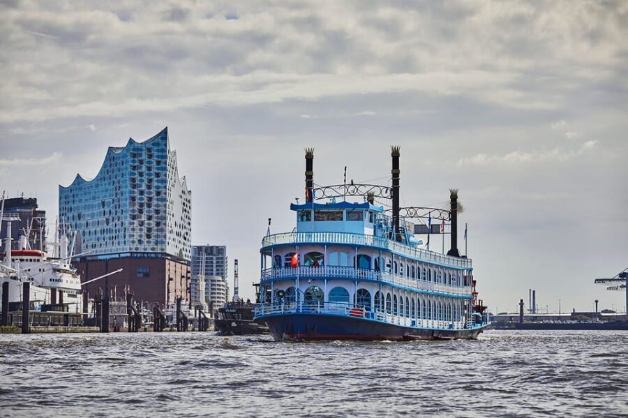 Hamburg: Harbor Cruise and Bus City Hop-On Hop-Off Tour - What I’d watch out for before you go