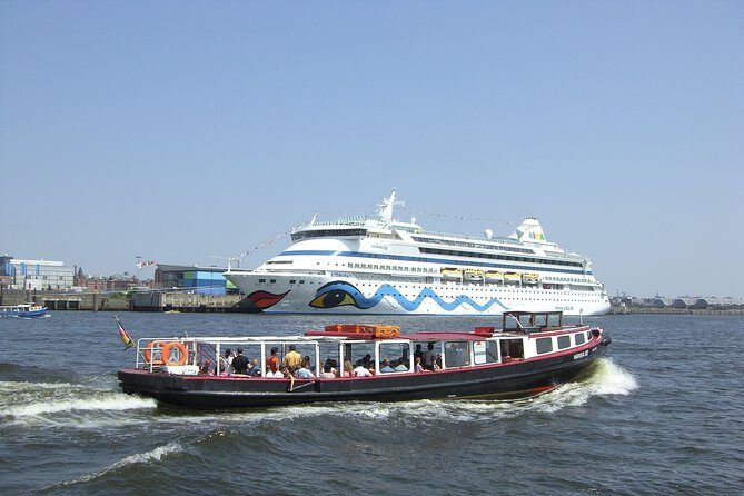 Hamburg harbor tour with a barge - Stop Three: The Largest Floating Pontoon System in Europe