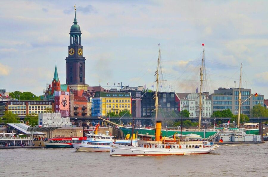 Hamburg: Hop on Hop off city tour and 1 hour harbor tour - City Stops That Matter: Elbphilharmonie, Reeperbahn, and Outer Alster