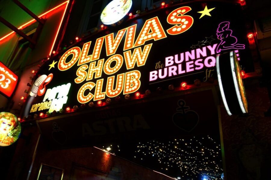 Hamburg: In the Footsteps of "Olivia" Reeperbahn Tour - What you’re really paying for: a small-group night out