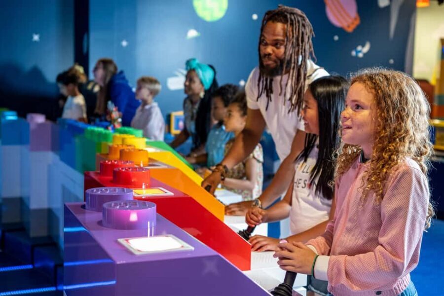 Hamburg: LEGO© Discovery Centre admission ticket - The 12 Interactive Experience Zones (How to Pace Them Without Burning Out)