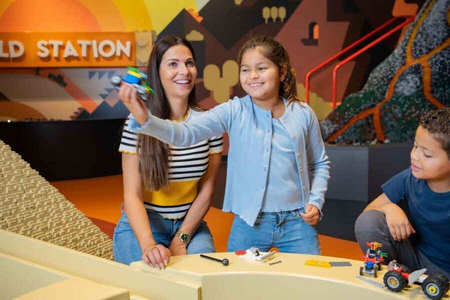 Hamburg: LEGO© Discovery Centre admission ticket - LEGO DUPLO Park for the Little Ones