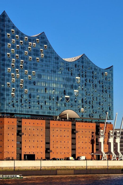 Hamburg : Line G Hop-On Hop-Off Sightseeing Tour - Alster (Inner and Outer): your scenic reset