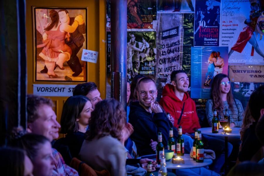Hamburg: Moin Comedy Club Stand Up Comedy Live Show Ticket - Drinks, snacks, and what your $40 really buys