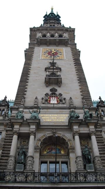 Hamburg: Private Tour Down Town around City Hall - Kontorhausviertel and Chilehaus: Architecture With a Purpose
