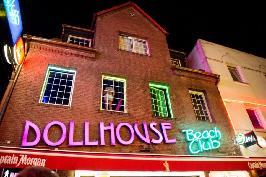 Hamburg: Private Tour Red Light District Walking Tour - Those quirky extras: desk phones, an air-raid shelter, and the old entertainment world