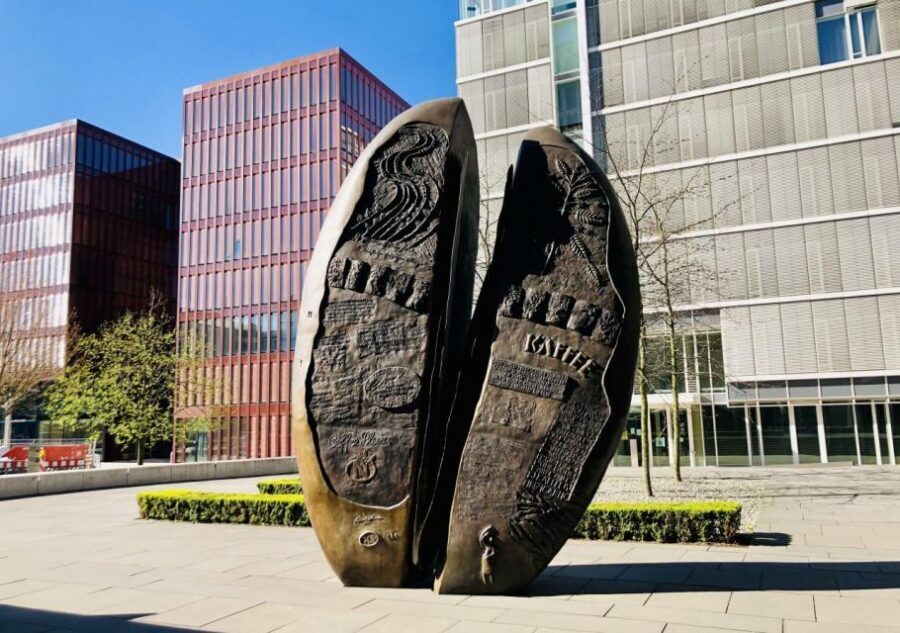 Hamburg: Private Tour UNESCO Speicherstadt and HafenCity - Meeting at Meßberg: Where to Start Without Guessing