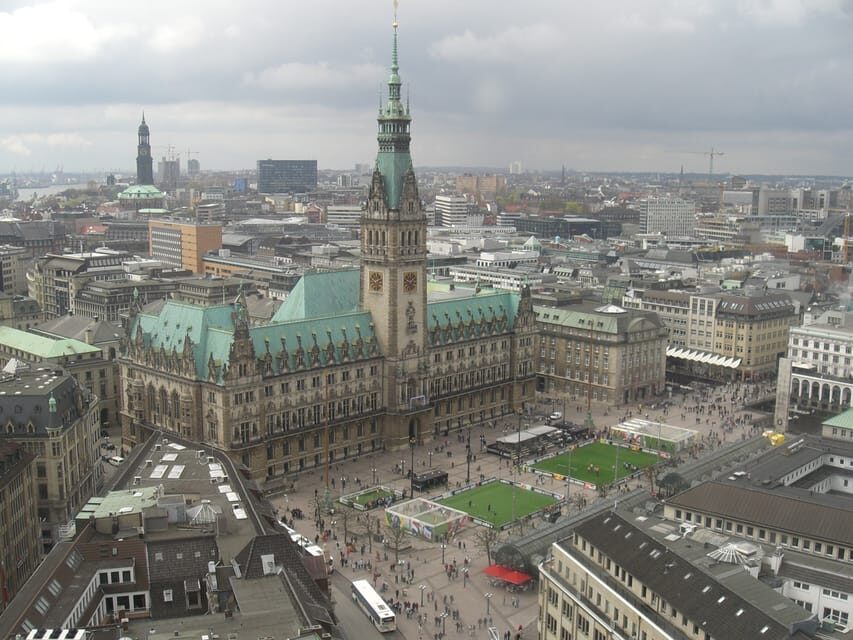 Hamburg: Private - Town Hall, Speicherstadt, Elbphilharmonie - A private Hamburg route that actually works in limited time