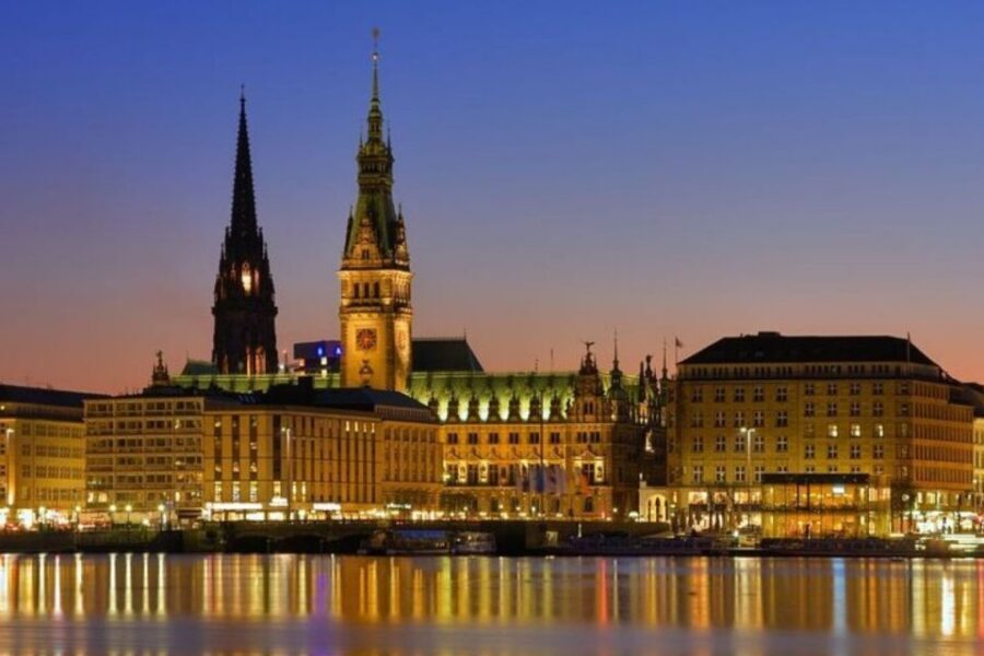 Hamburg : Private Walking Tour With A Guide (Private Tour) - Tailored Itinerary: Tell Your Guide What You Care About