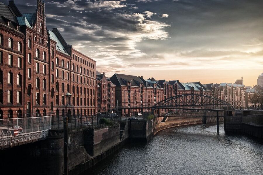 Hamburg: Private Walking Tour with a Local - A small real-world caution: flexibility is a plus, but timing needs trust