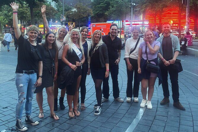 Hamburg PubCrawl: 4 Venues, Welcome Shots + Club Entry - Stop-by-Stop: What Happens at Each Venue