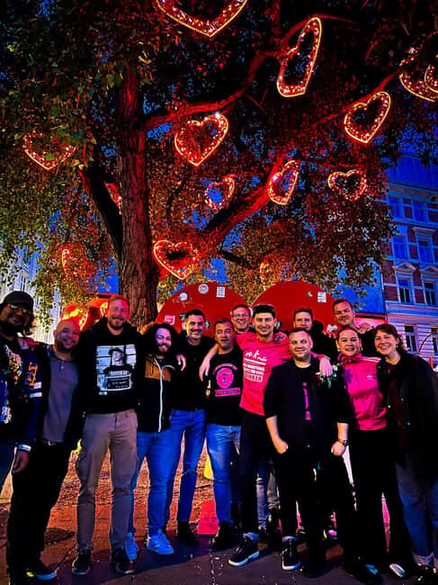Hamburg: Pubcrawl & Nightlife Tour auf St.Pauli - Music, dance floors, and a party that shifts gear