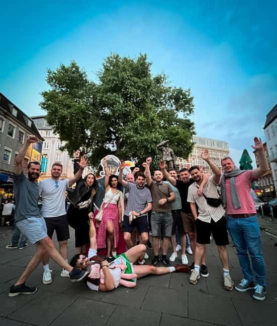 Hamburg: Pubcrawl & Nightlife Tour auf St.Pauli - Davidwache meet-up: start fast, avoid fumbling the night