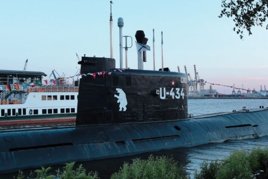 Hamburg: Reeperbahn, Port, & Fish Market Morning Tour - Key Things to Know Before You Go