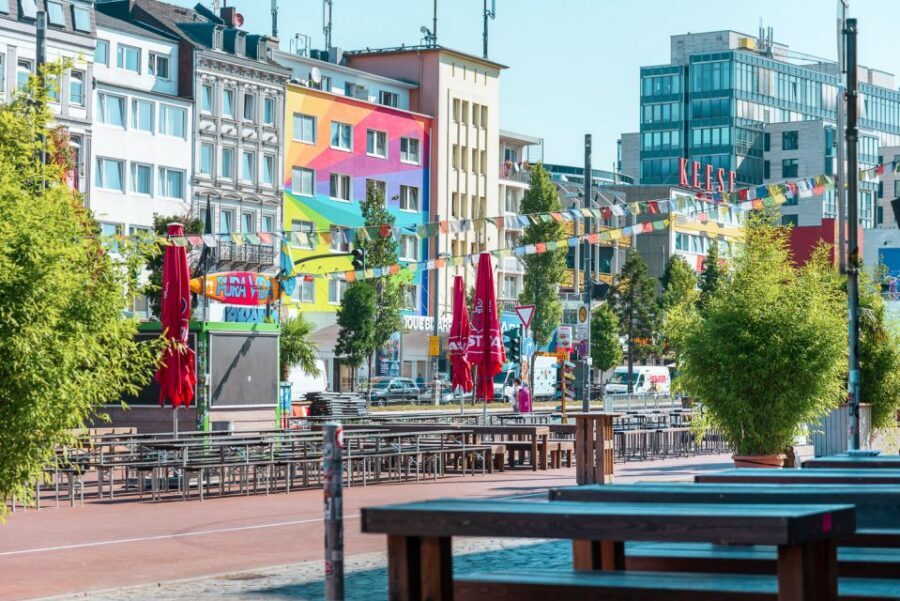 Hamburg: Reeperbahn, Port, & Fish Market Morning Tour - Private or Shared: How the Group Style Changes the Value