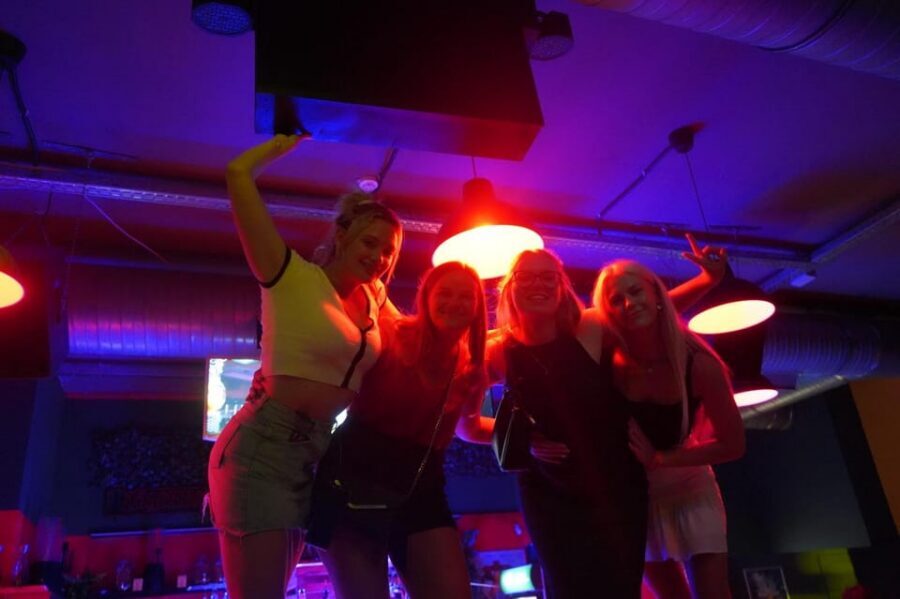 Hamburg: Reeperbahn Pub Crawl with Shots and Games - What to bring and how to prep for a smooth start