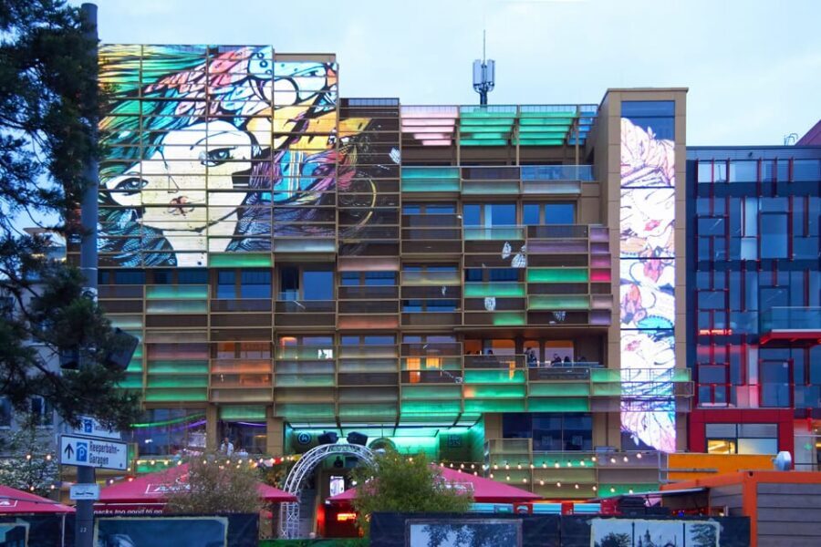 Hamburg: Reeperbahn & St. Pauli by Day - Who should book this walking tour?