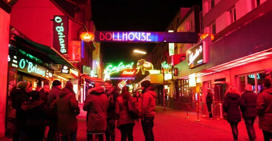 Hamburg: Reeperbahn Tour with English-Speaking Guide - Where you’ll start near St. Pauli (and why meeting point matters)