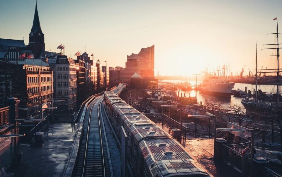 Hamburg: Running tour with insider tip guarantee - A 90-Minute Hamburg Run That Feels Like Insider Access, Not a Lecture