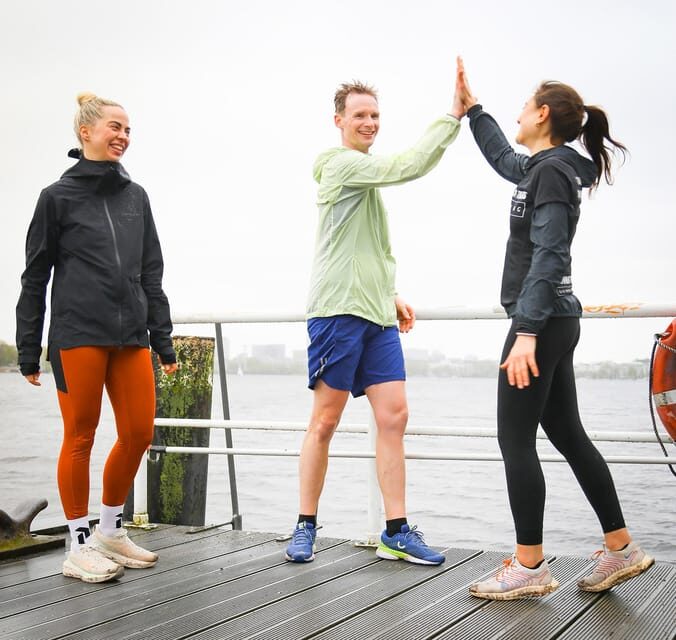 Hamburg: Running tour with insider tip guarantee - Start With the Subway: Finding the Meeting Point at Hudtwalckerstraße