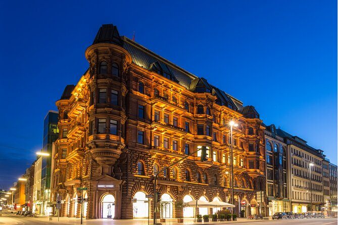 Hamburg Scavenger Hunt and Highlights Self Guided Audio Tour - Starting at Rathaus: finding your route fast