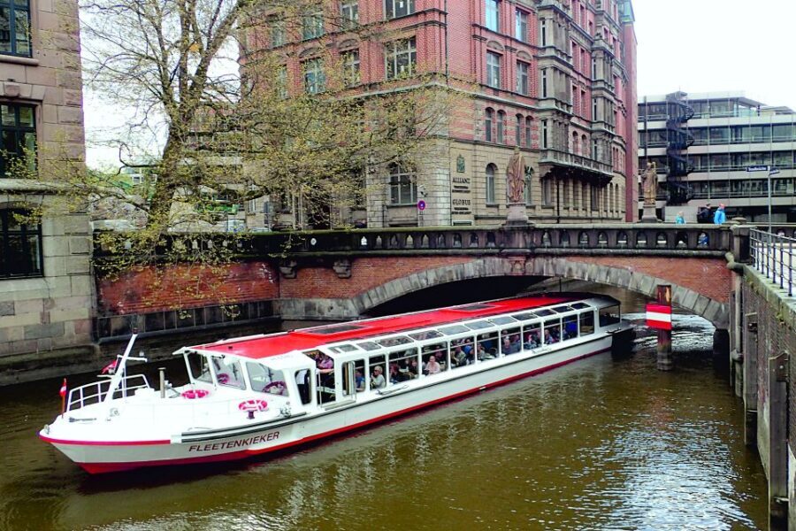 Hamburg: Sightseeing Cruise through the City's Waterways - Comfort, Onboard Style, and How to Plan Your Time