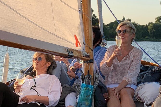 Hamburg Small-Group Sunset Sailing Cruise on Lake Alster - Weather, wind, and comfort tips for a calm evening on the lake